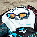 Aqua Sphere FASTLANE Schwimmbrille aus Titan. Spiegelglas blau